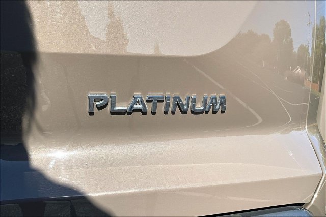 Used 2023 Nissan Pathfinder Platinum w/ Lighting Package (N93) FWD image 24