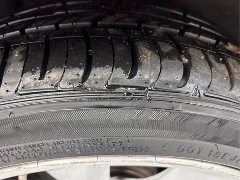 Used 2018 BMW 320i xDrive Sedan w/ Convenience Package image 32