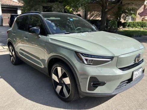 Used 2023 Volvo XC40 Recharge Ultimate AWD/4WD image 9