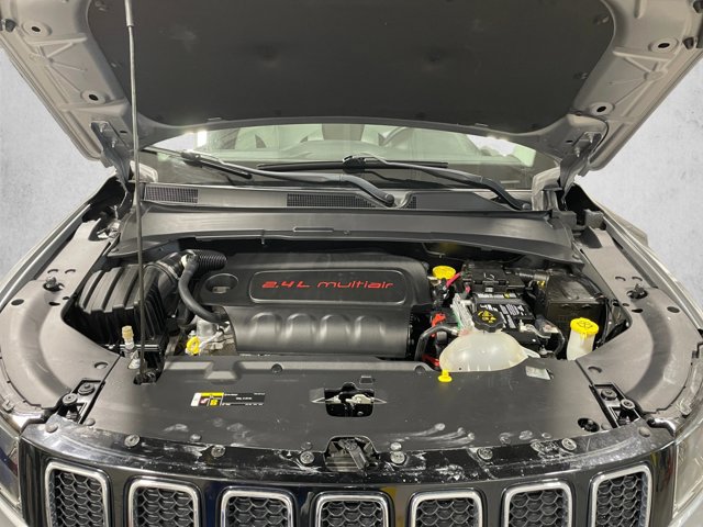 Used 2017 Jeep Compass Latitude w/ Popular Equipment Group FWD image 22