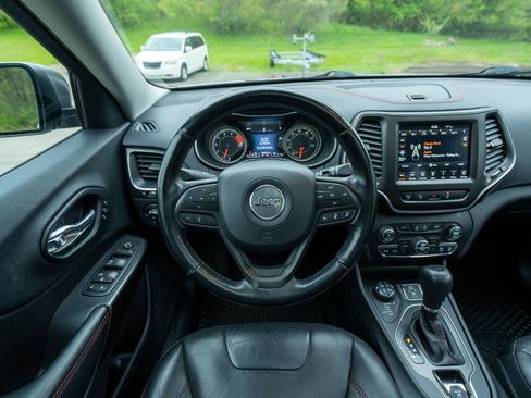 Used 2020 Jeep Cherokee Trailhawk AWD/4WD image 13