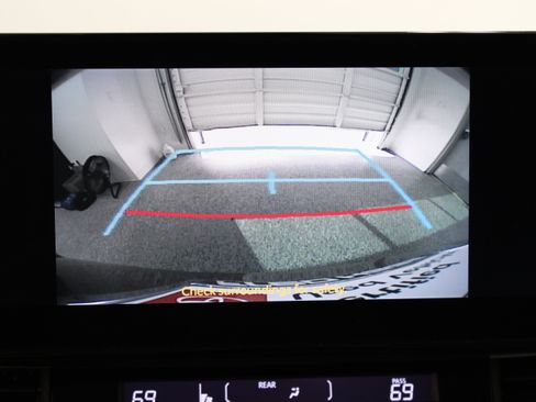 Used 2026 Toyota Sienna XLE FWD image 21