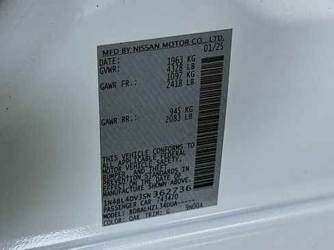 Used 2025 Nissan Altima 2.5 SV FWD image 12