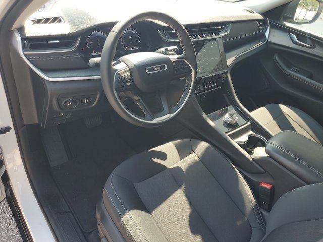 Used 2023 Jeep Grand Cherokee L Laredo RWD image 23