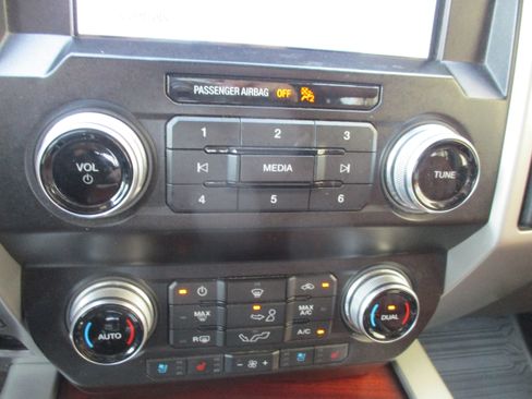 Used 2020 Ford F150 King Ranch w/ Equipment Group 601A Luxury AWD/4WD image 17