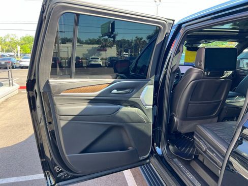 Used 2024 Cadillac Escalade ESV Premium Luxury Platinum image 61