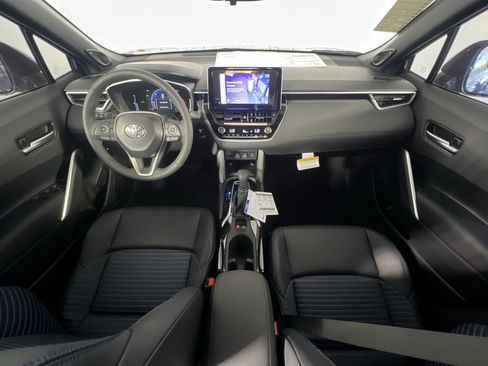 Used 2024 Toyota Corolla Cross AWD Hybrid w/ Convenience Package image 30