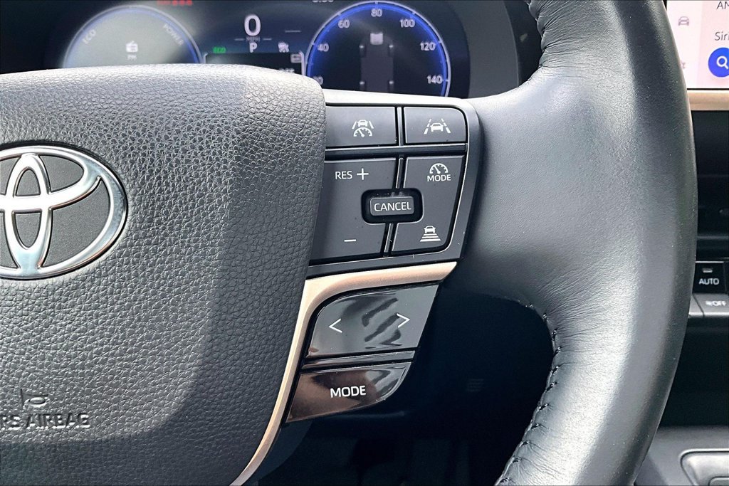 Used 2023 Toyota Crown AWD/4WD image 13