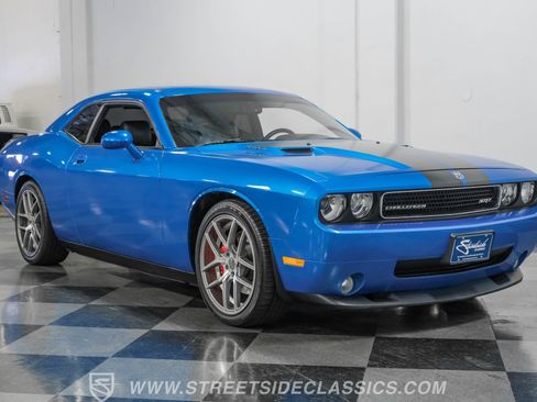 Used 2009 Dodge Challenger SRT8 w/ SRT Option Group II image 19