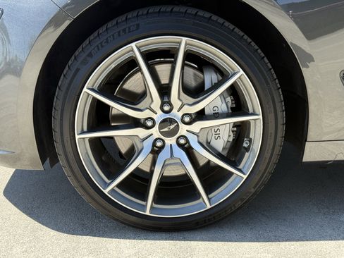 Used 2025 Genesis G70 2.5T image 13