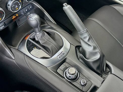 Used 2024 MAZDA MX-5 Miata RF Grand Touring RWD image 16