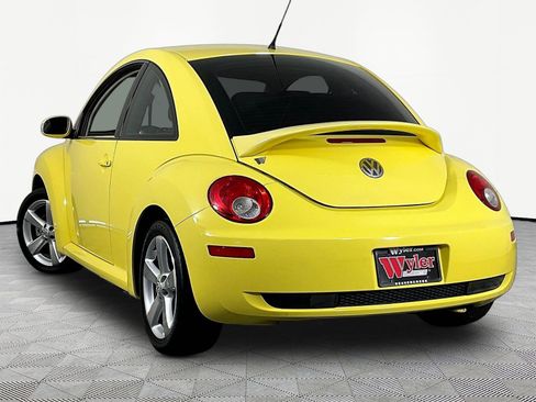 Used 2006 Volkswagen Beetle TDI Coupe w/ Package 2 FWD image 4