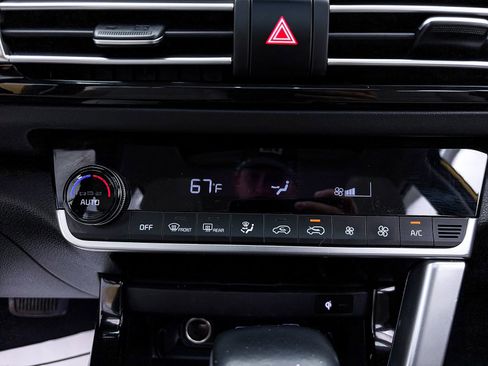 Used 2022 Kia Seltos SX w/ Sunroof Package image 24