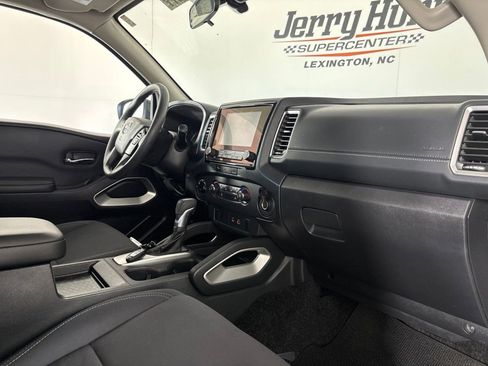 Used 2023 Nissan Frontier SV w/ Tow Package AWD/4WD image 28