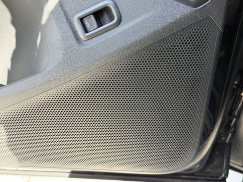 New 2026 Volkswagen Tiguan SE image 14