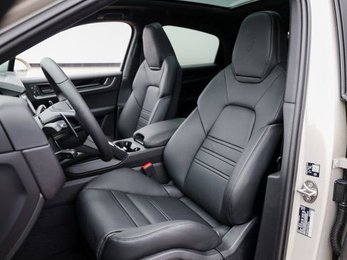 New 2026 Porsche Cayenne E-Hybrid Coupe image 5