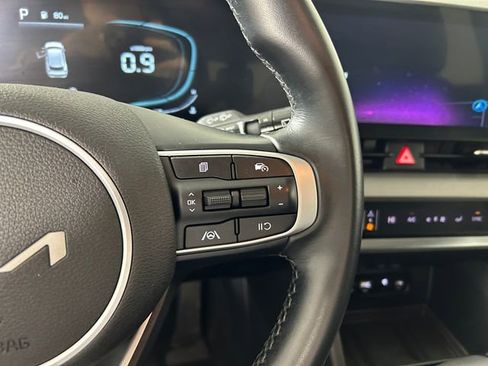 Used 2023 Kia Sportage EX image 17