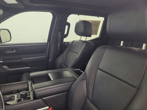 Used 2024 Toyota Tundra Platinum AWD/4WD image 23