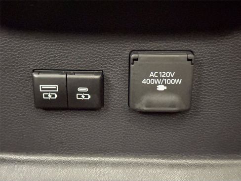 Used 2023 Toyota Tundra Limited w/ Power Package AWD/4WD image 37