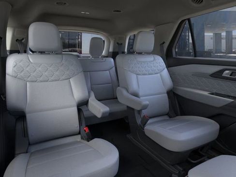 New 2026 Ford Explorer Platinum w/ LUX Leather Package AWD/4WD image 13