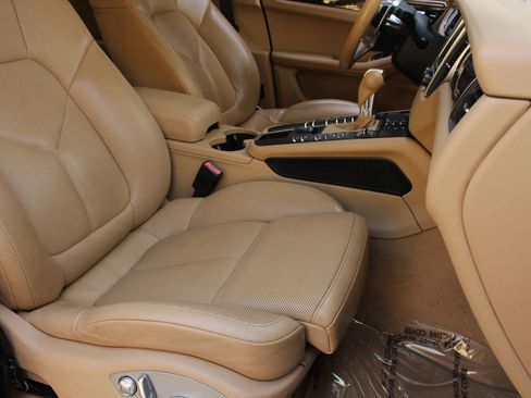 Used 2016 Porsche Macan S w/ Premium Package Plus image 30