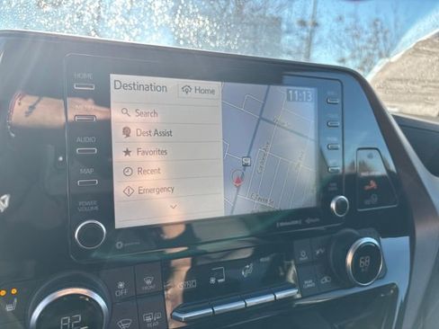 Used 2022 Toyota Highlander XLE image 21