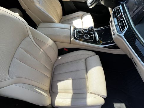 Used 2021 BMW X7 M50i AWD/4WD image 44