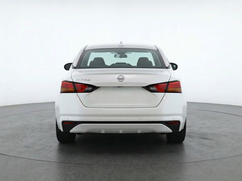 Used 2025 Nissan Altima 2.5 SV FWD image 7