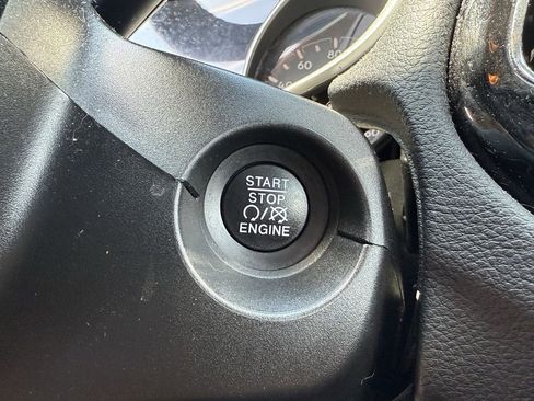 Used 2019 Jeep Compass Latitude FWD image 17