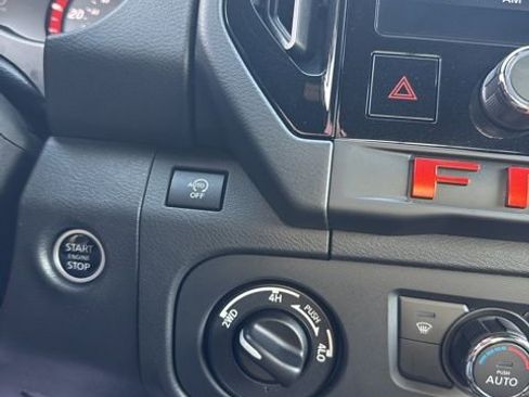 Certified 2025 Nissan Frontier PRO-4X image 25