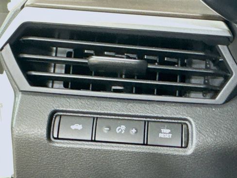 Used 2025 Nissan Altima 2.5 SV FWD image 10