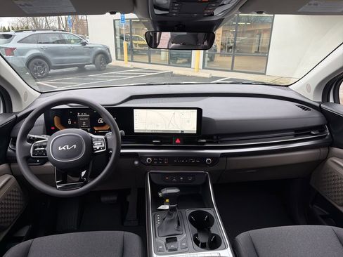 New 2026 Kia Carnival LX FWD image 22