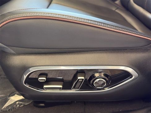 Used 2024 Jeep Wagoneer Launch Edition image 17