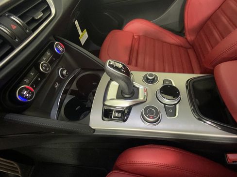 New 2025 Alfa Romeo Stelvio Sprint image 33