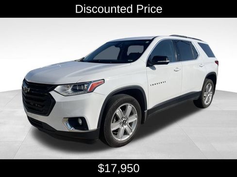 Used 2019 Chevrolet Traverse LT w/ LPO, Blackout Package AWD/4WD image 3
