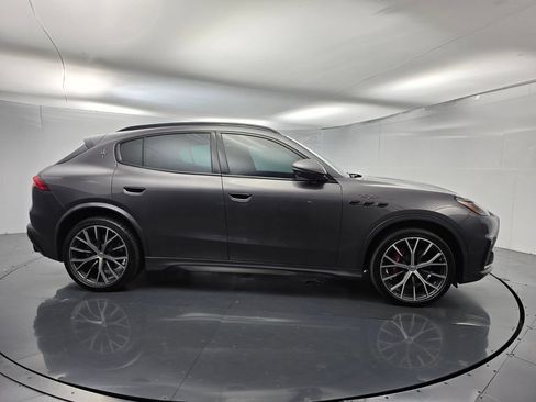 Used 2024 Maserati Grecale Trofeo AWD/4WD image 3