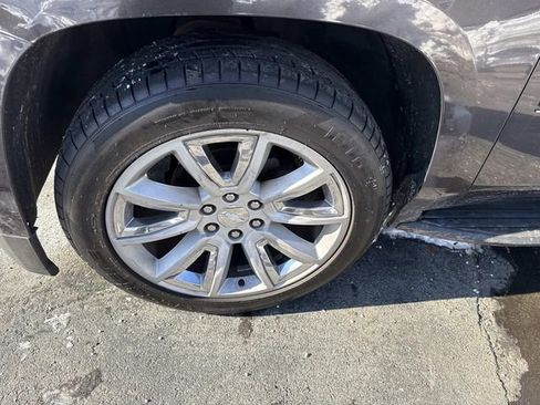 Used 2018 Chevrolet Suburban LT image 15