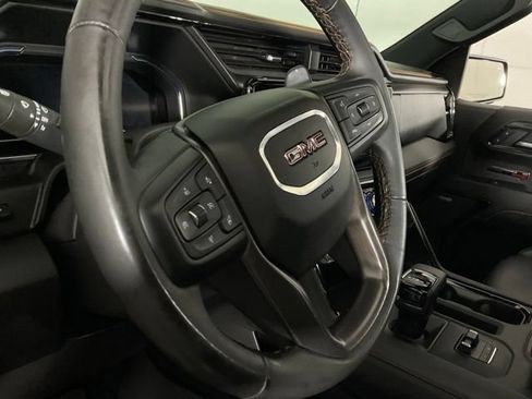 Used 2025 GMC Sierra 1500 AT4 w/ AT4 Premium Package AWD/4WD image 18