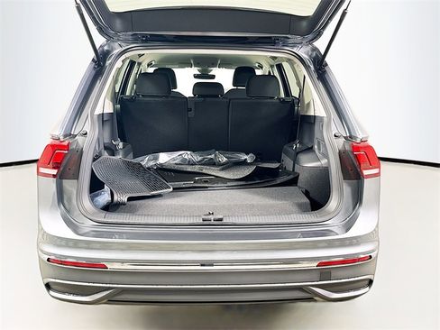 Used 2024 Volkswagen Tiguan S image 16