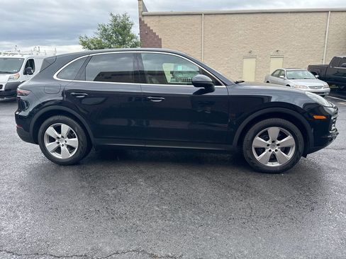 Used 2020 Porsche Cayenne E-Hybrid w/ Premium Plus Package AWD/4WD image 9