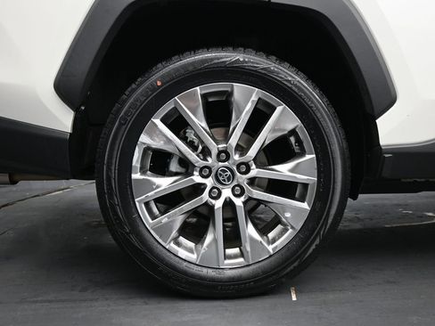 Used 2020 Toyota RAV4 Limited FWD image 10