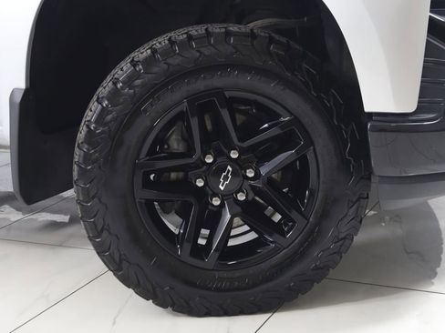 Used 2019 Chevrolet Silverado 1500 LT Trail Boss AWD/4WD image 13