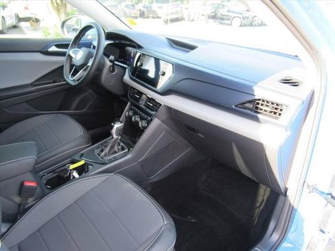Used 2024 Volkswagen Taos SE FWD image 10