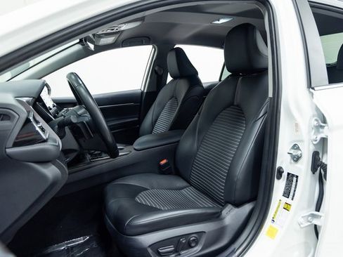 Used 2023 Toyota Camry SE image 22