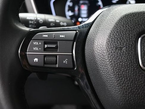Certified 2023 Honda Pilot Touring image 7