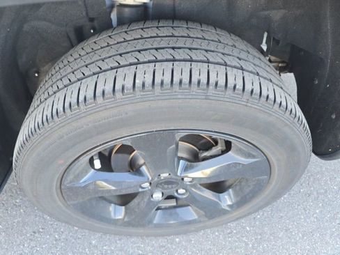 Used 2023 Jeep Grand Cherokee Altitude image 6