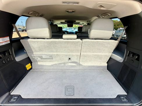 Used 2017 Toyota Sequoia Platinum AWD/4WD image 20