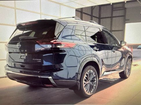 Used 2026 Nissan Rogue Platinum w/ Platinum Premium Package AWD/4WD image 4