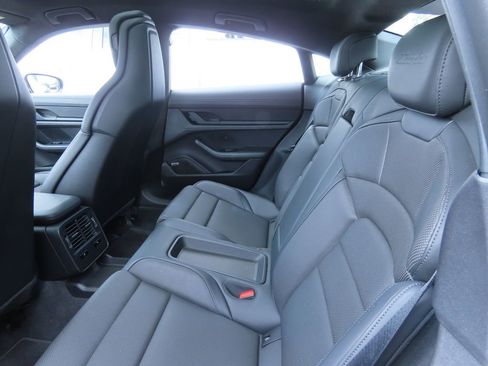 Used 2020 Porsche Taycan Turbo image 11