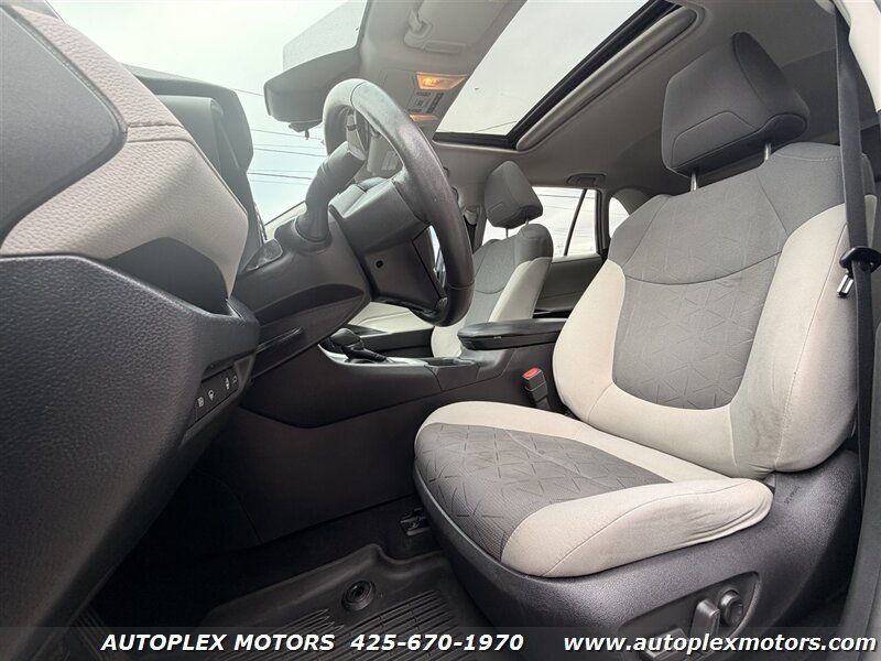 Used 2020 Toyota RAV4 XLE w/ Convenience Package AWD/4WD image 10